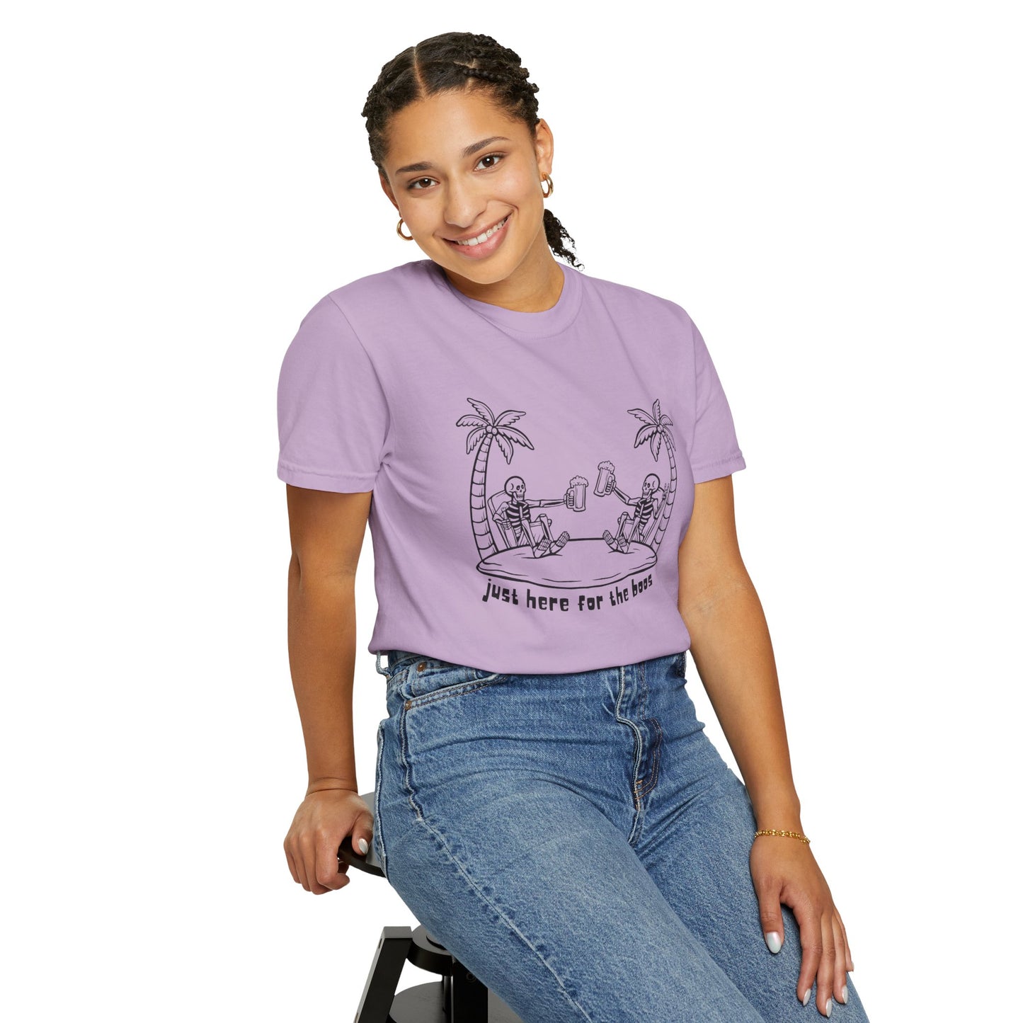 T-Shirt featuring 'Just Here for the Booze' Design for Fun-loving Spirits, Partywear, Gift for Friends, Casual Outing, Beach Vibes, [...]